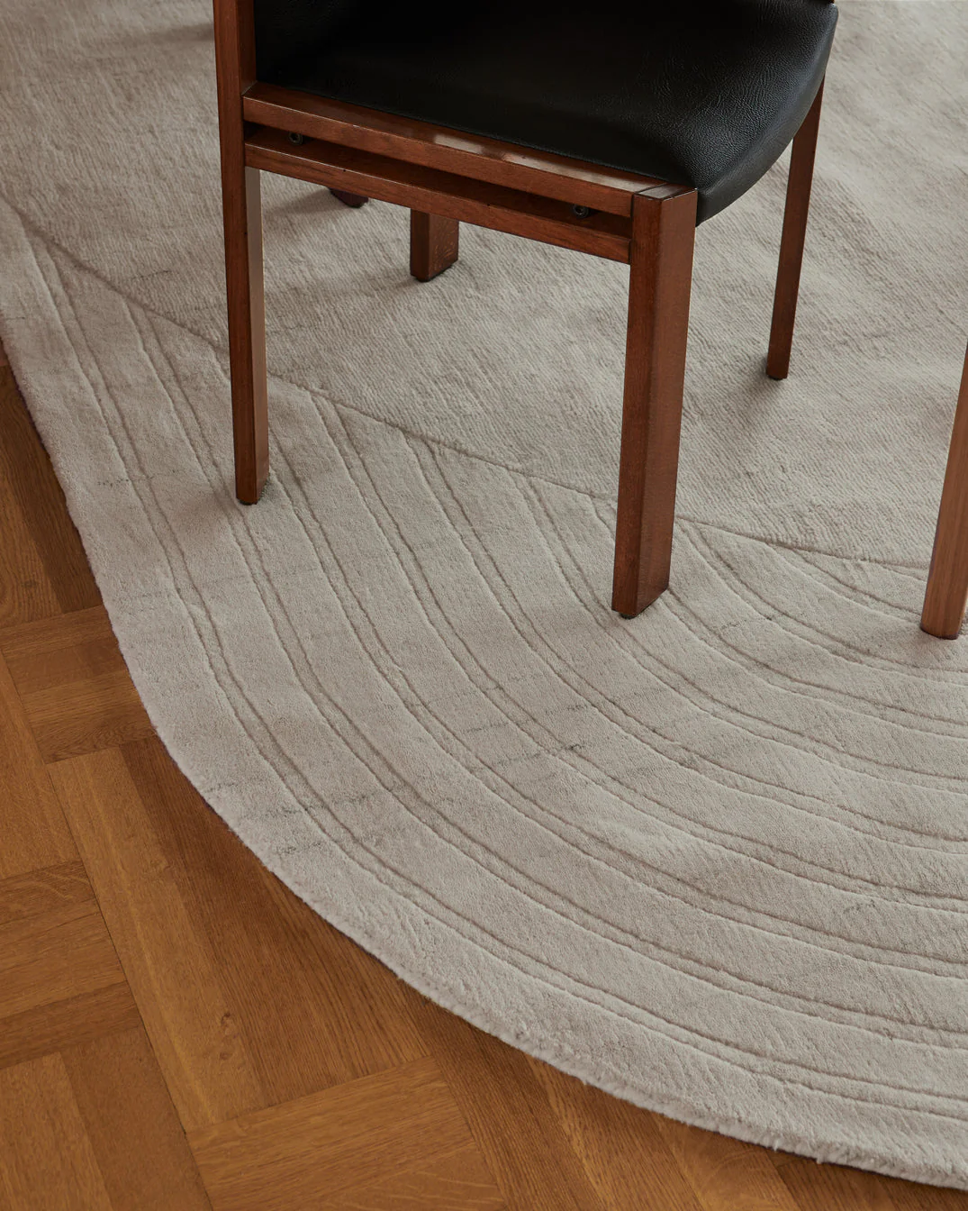Layered Circular Light Oatmeal - Image 3