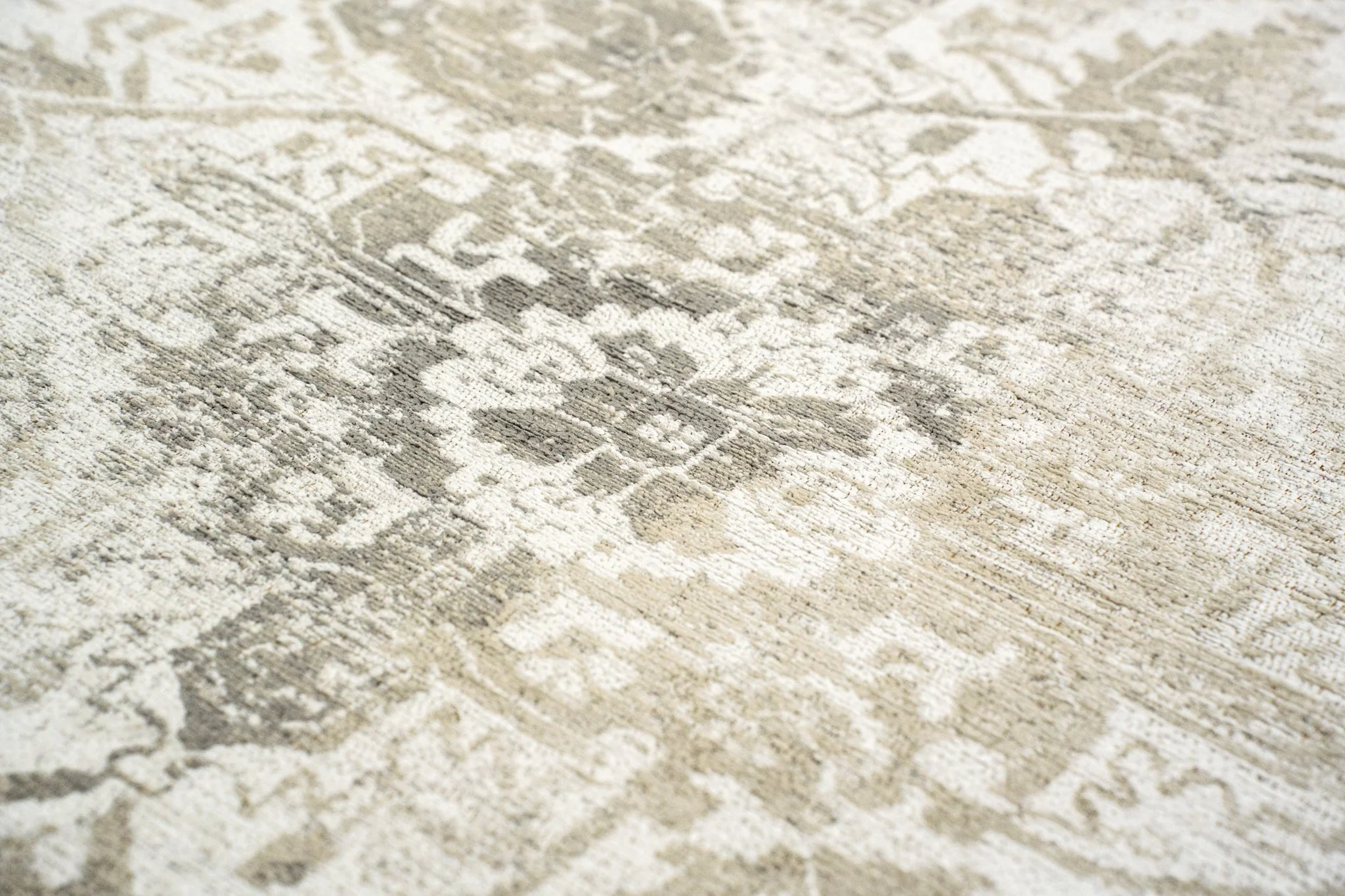 Louis de Poortere Antiquarian Tabriz Suede 9647 - Image 7