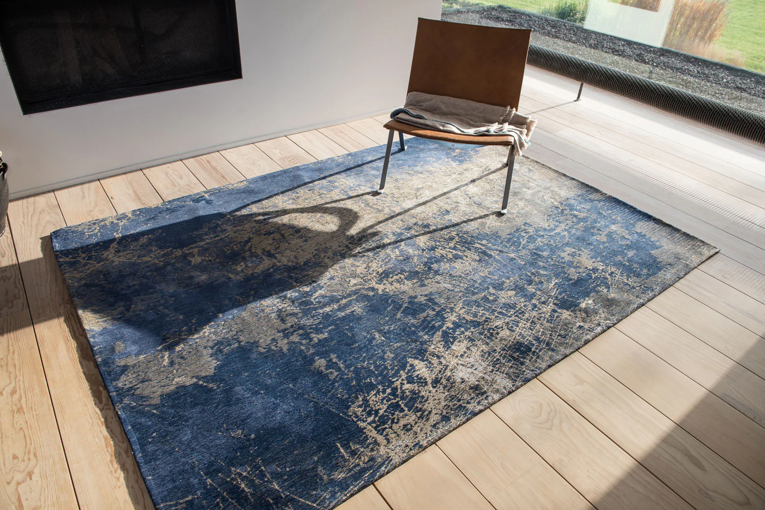 Louis de Poortere Mad Men Cracks Abyss Blue 8629 - Image 3