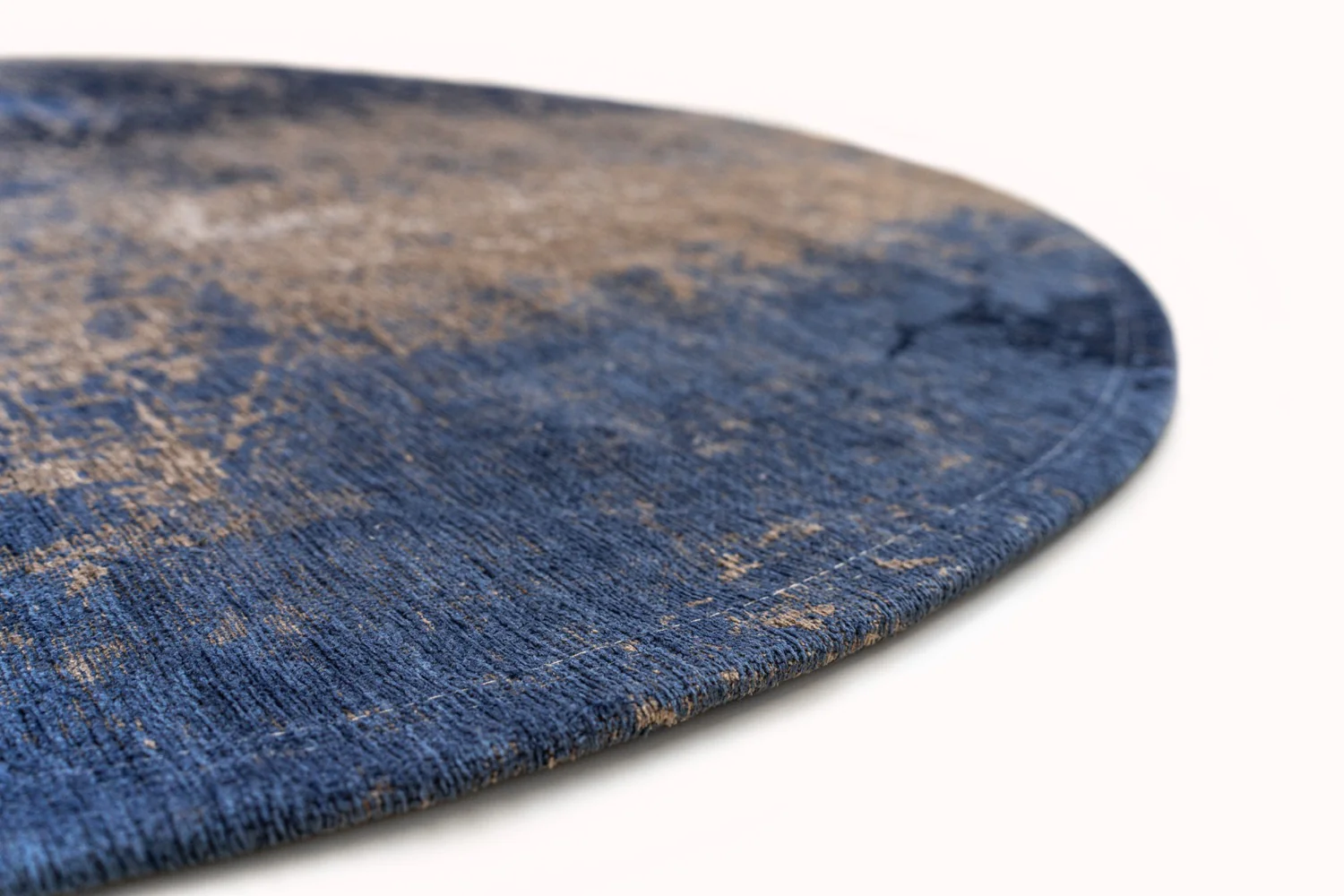 Louis de Poortere Mad Men Cracks Round Abyss Blue 8629 - Image 2
