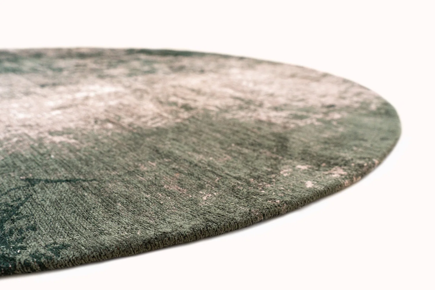 Louis de Poortere Mad Men Cracks Round Dark Pine 8723 - Image 2