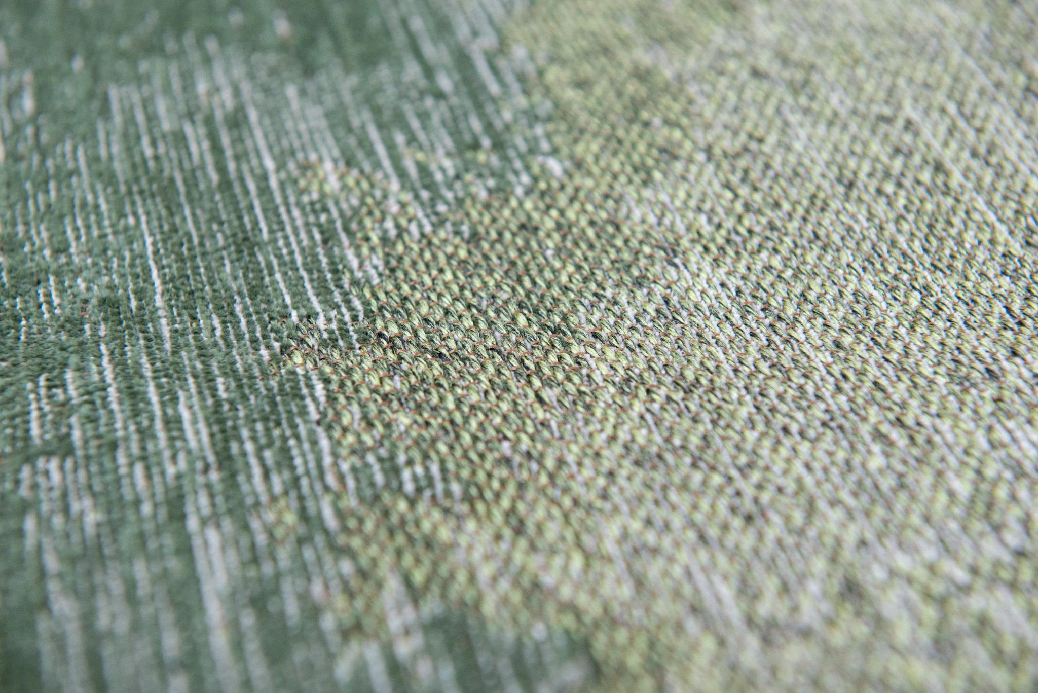 Louis de Poortere Meditation Lagoon Round Palm Green 9331 - Image 4