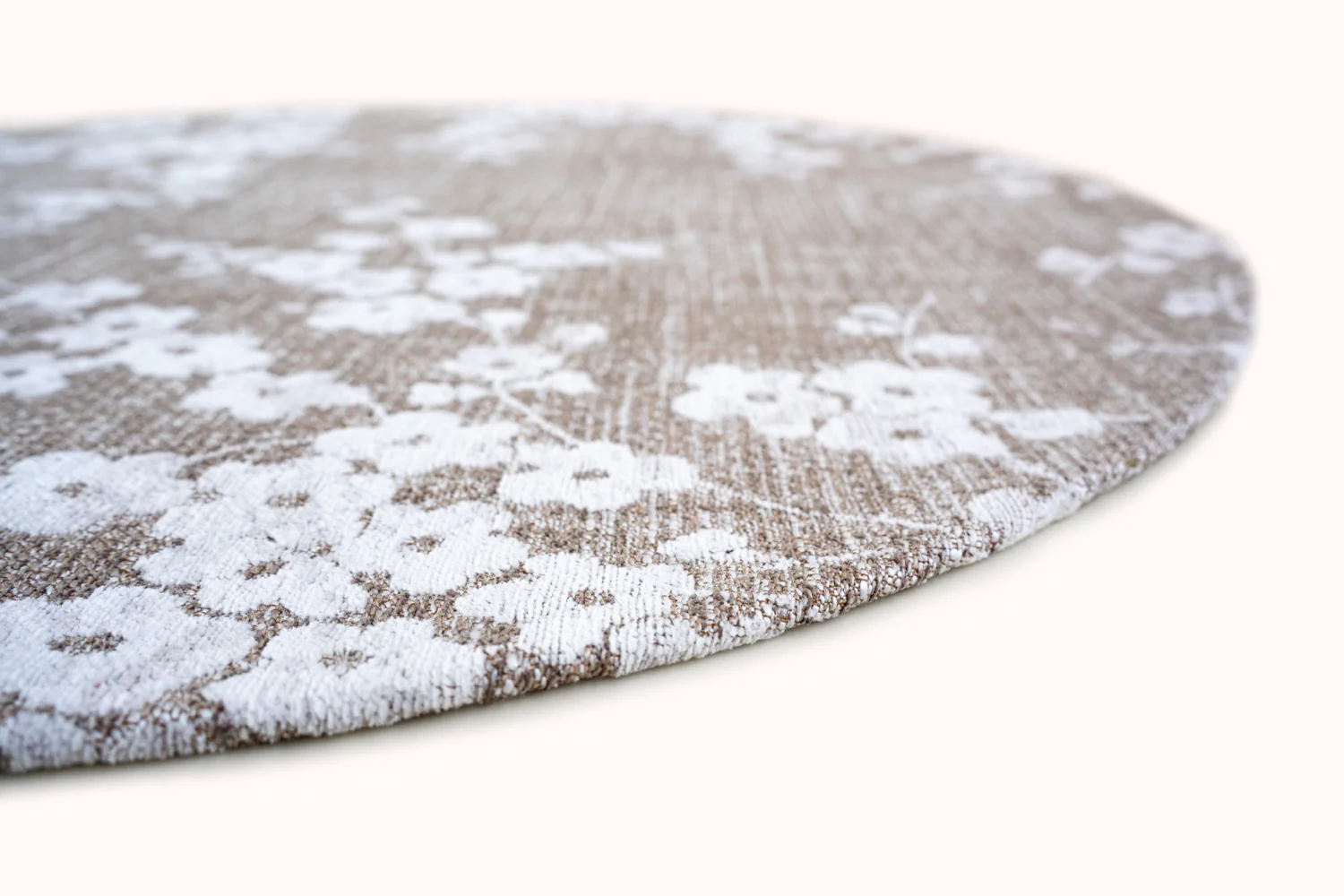 Louis de Poortere Sakura Round Morning Mist 9373 - Image 3